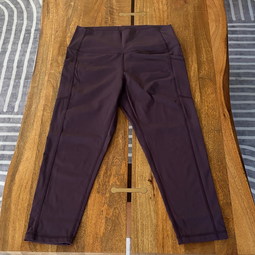 ZYIA Purple Capri-Length Leggings